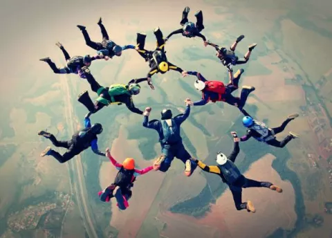 Team_parachute